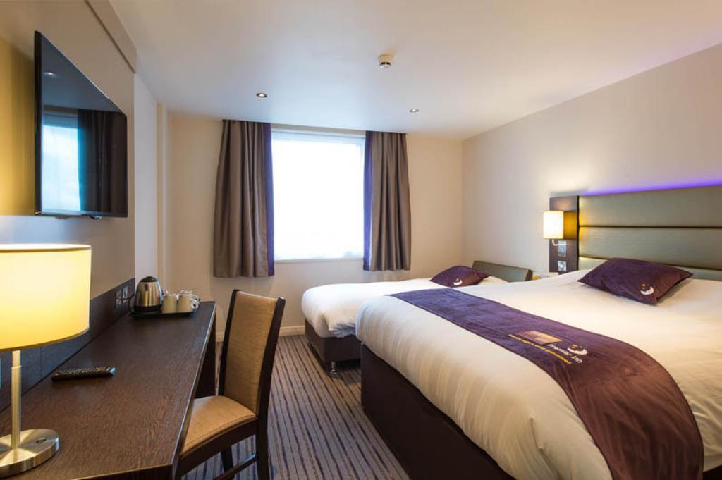 Premier Inn Dundee North Room photo