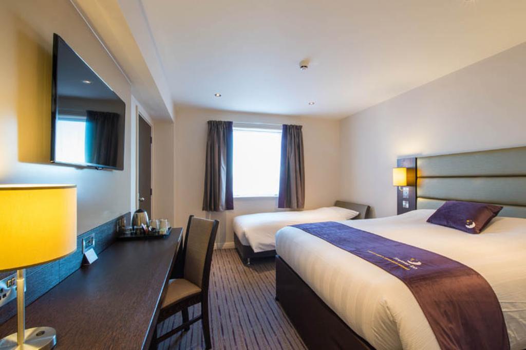 Premier Inn Dundee North Room photo