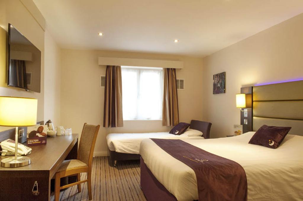 Premier Inn Dundee North Room photo