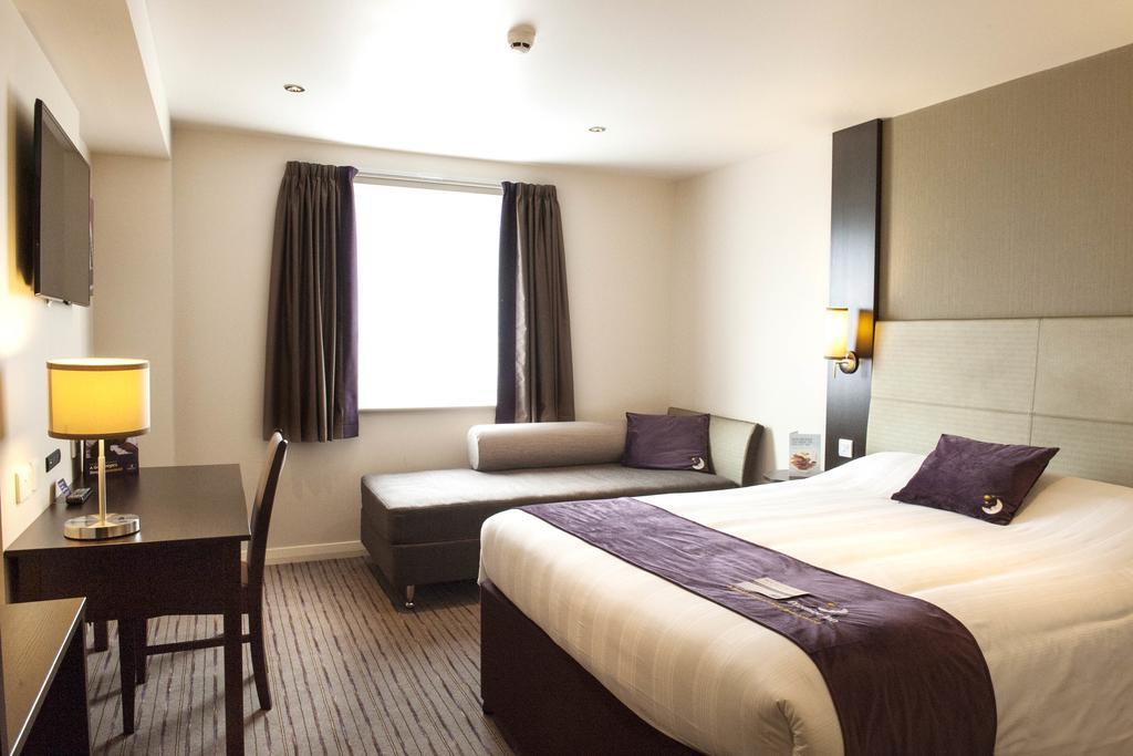 Premier Inn Dundee North Exterior photo