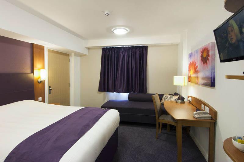 Premier Inn Dundee North Exterior photo